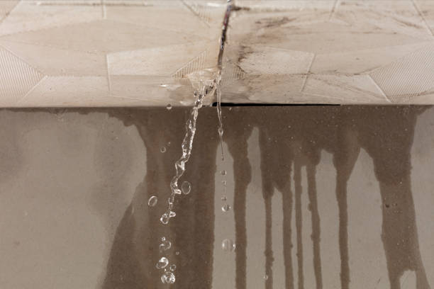 Professional Water Extraction technician working in Uhrichsville, OH